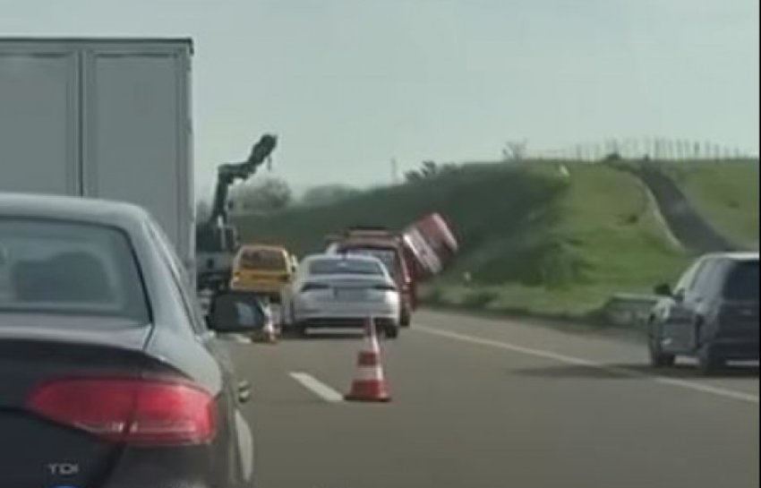 Një person është lënduar në aksidentin me cisternë në dalje të Prizrenit në autostradën “Ibrahim Rugova”.