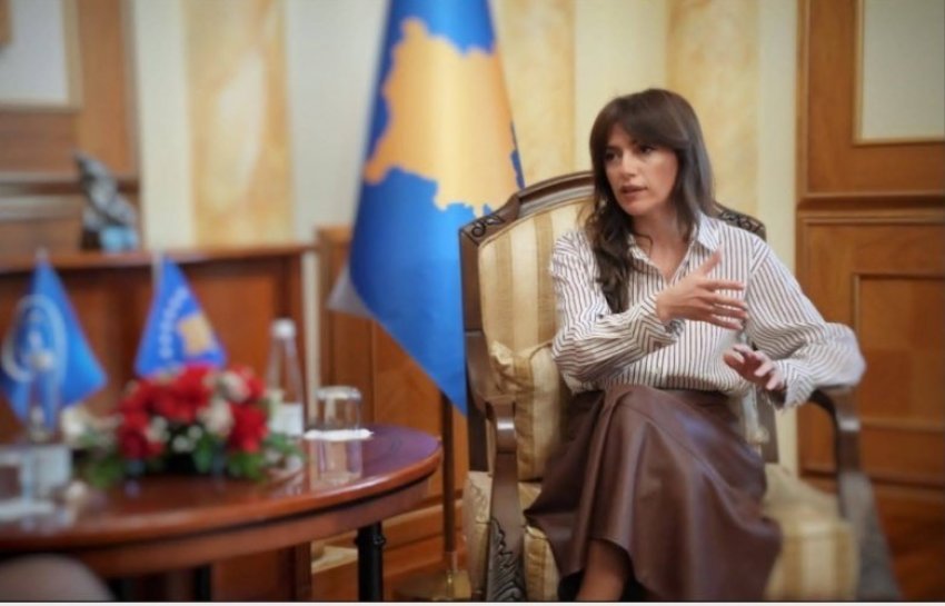 Homazhe nga U.D. Presidentja Haxhiu në vende memoriale të rëndësishme