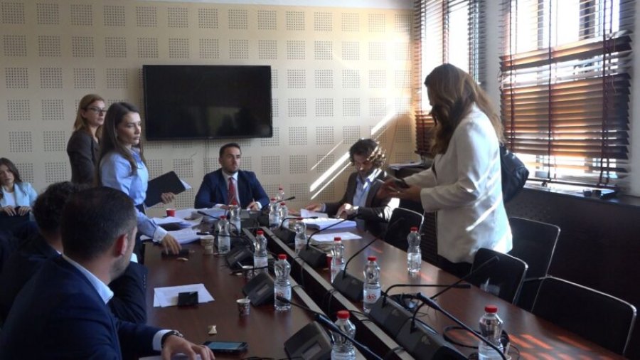 Dështoi mbledhja për përzgjedhjen e anëtarit të KPM-së për shkak të mungesës së kuorumit