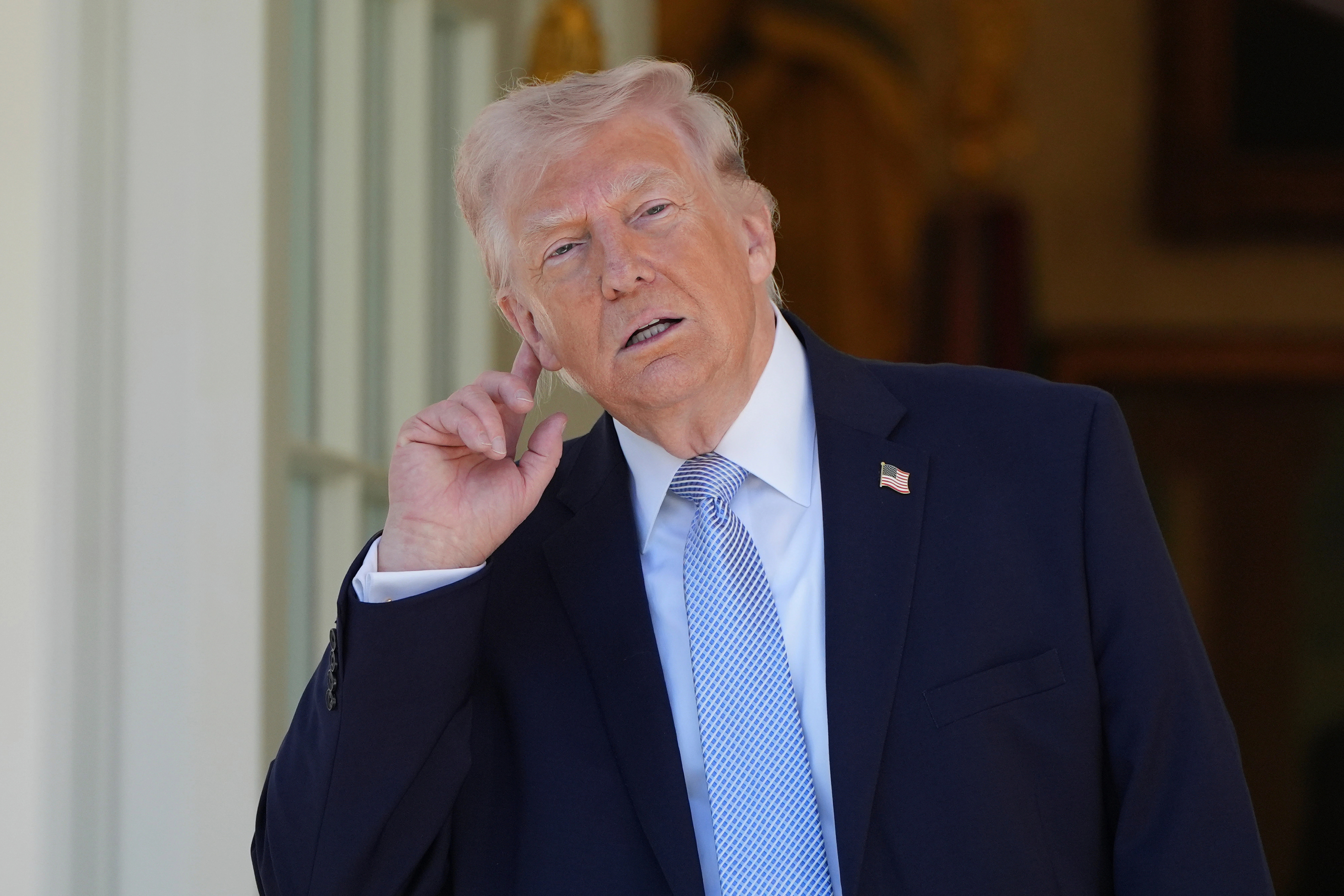 Trump paralajmëron Iranin për shantazh në Ngushticën e Hormuzit ndërsa vazhdojnë bisedimet