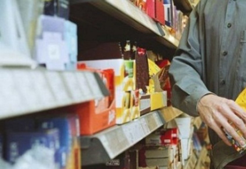 Vjedhje e madhe e cigareve në kioskë në Mitrovicë të Veriut