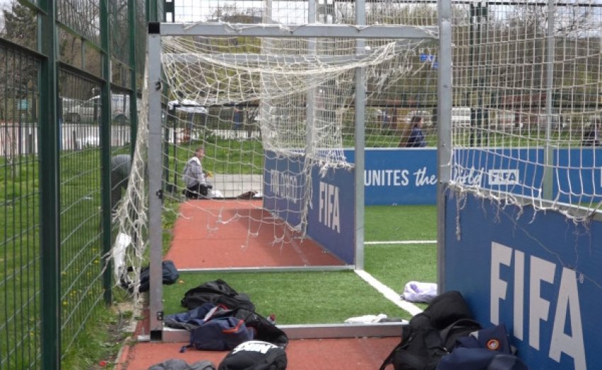 Dëmtimet e fushave sportive në shkolla: Kujdesi i komunitetit dhe mungesa e mbikëqyrjes