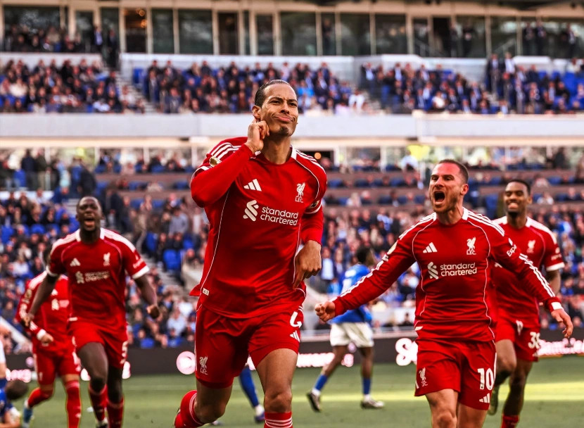 Liverpool fiton derbin dramatik me gol në minutat shtesë ndaj Evertonit