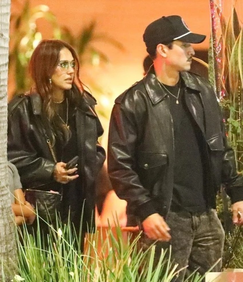 Jessica Alba dhe Danny Ramirez shfaqin romancën e tyre në një mbrëmje familjare