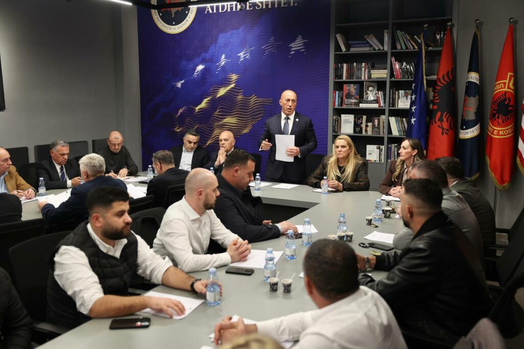 AAK mbështet fuqishëm kërkesat e veteranëve të UÇK-së për pensione dhe ligje