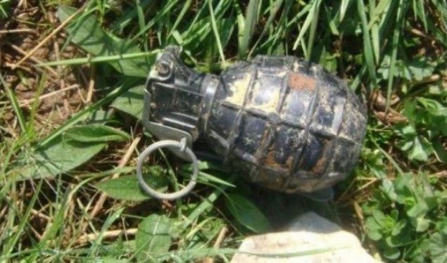 Gjenden dy granata dore në Mitrovicë dhe Istog, ndërhyjnë njësitë e deminimit.