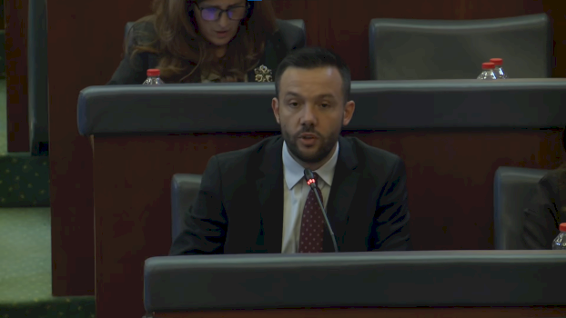 Skandalet dhe rritja e çmimeve të energjisë tronditin Kosovën