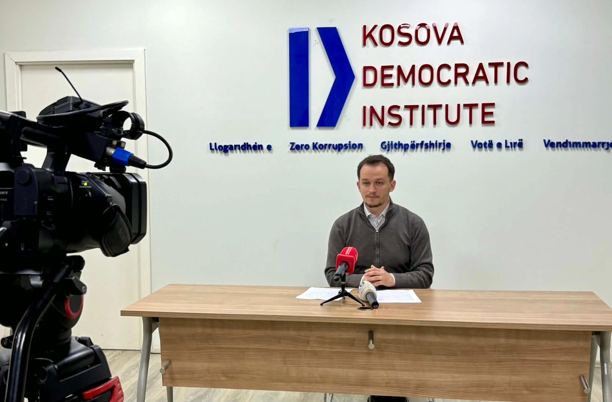 KDI kritikon shpejtësinë dhe mungesën e transparencës në dëgjimin publik për Byronë e Pasurisë së Pajustifikueshme