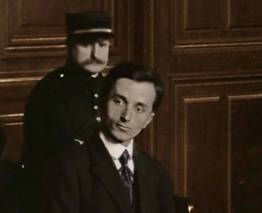 102 vjet nga atentati dhe vdekja e Avni Rustemit, simbol i demokracisë dhe atdhedashurisë