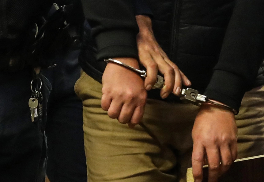 Arrestohet në Prishtinë shtetasi shqiptar me pesë migrantë egjiptianë në kamion