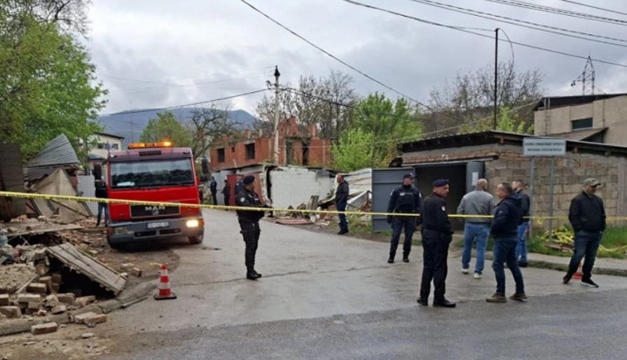 Nis rrënimi i 23 garazheve pa leje në Mitrovicë të Veriut nga Trepça.