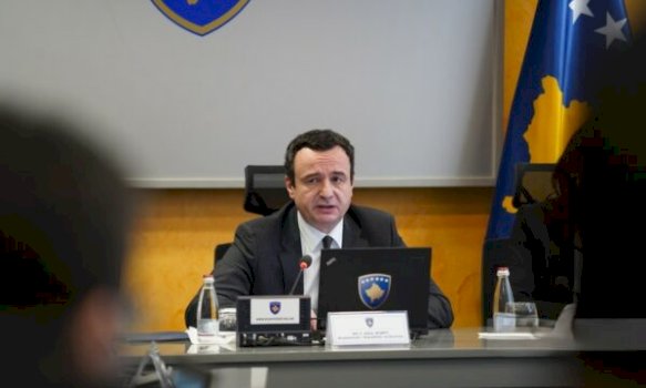 Kurti reagon pas deklaratës së deputetit Geci për Thaçin: Besojmë në pafajësinë e krerëve të UÇK-së