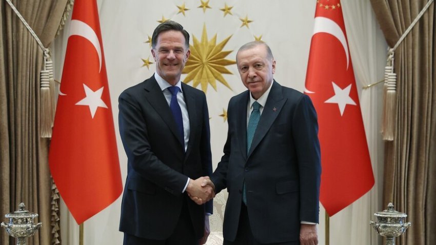 Erdogan dhe Rutte diskutojnë për samitin e NATO-s dhe sfidat rajonale