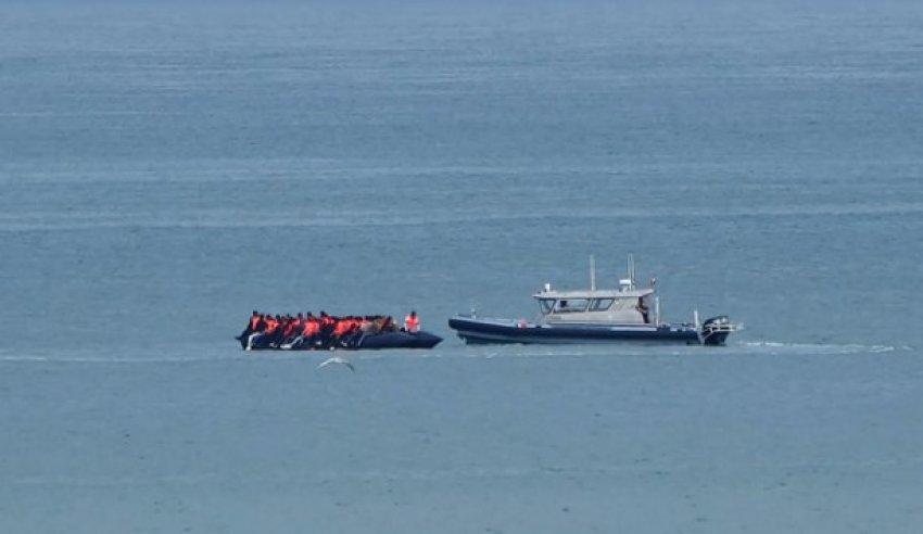 Franca dhe Britania forcojnë bashkëpunimin për sigurinë në Kanalin Anglez