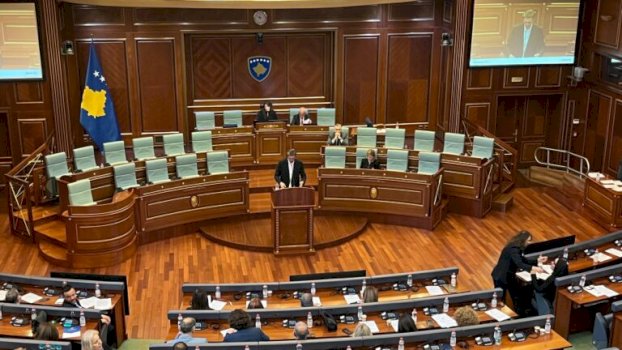 Uran Ismaili denoncon deklarimin e kursimeve të Kurtit si manipulim të varfërisë