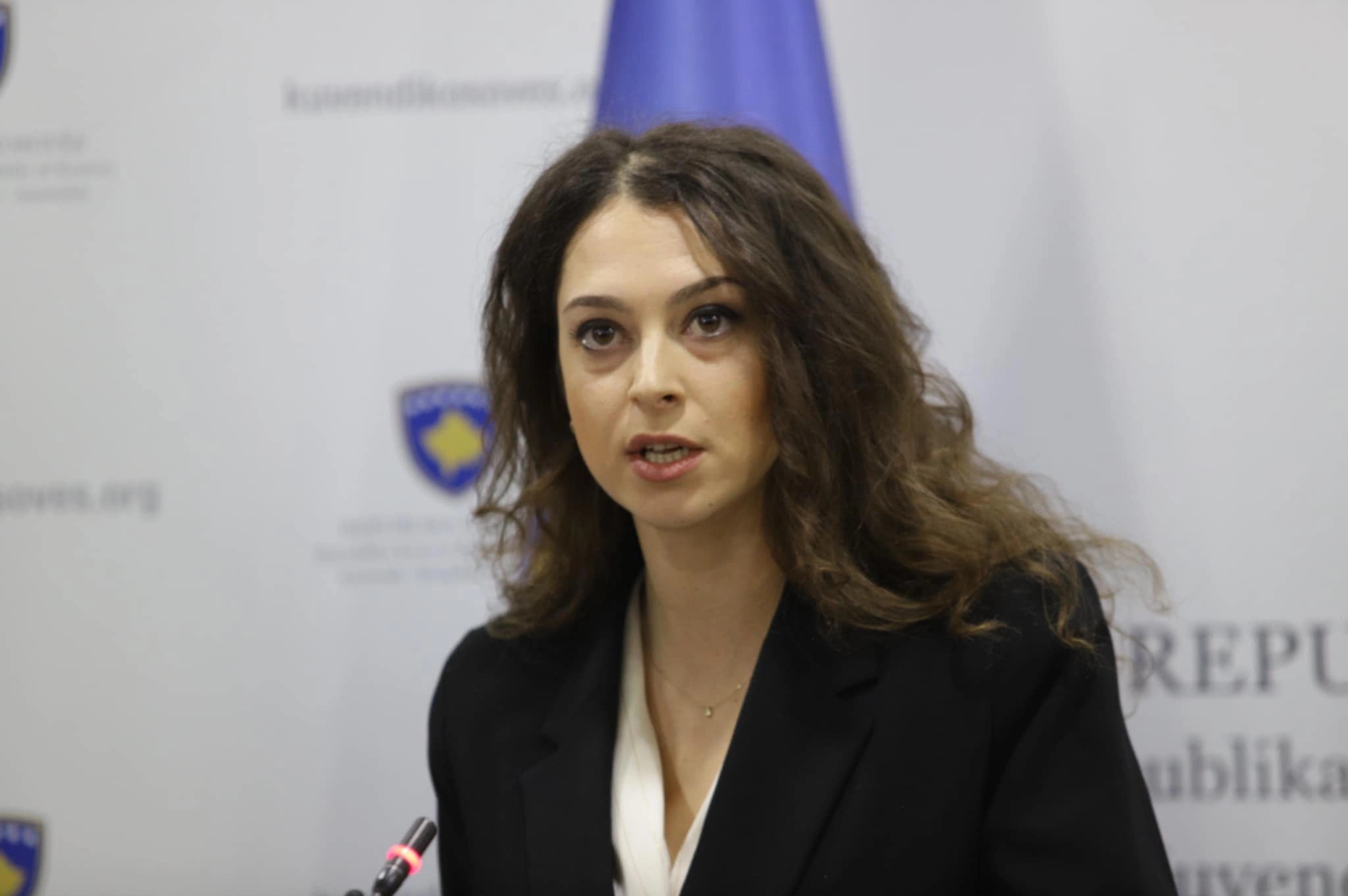 Kica-Xhelili akuzon Kurtin për nisjen e parakohshme të fushatës dhe keqpërdorim të vullnetit qytetar