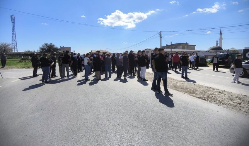 Protesta në Besi për rrethrrotullim, tensione me fshatrat përreth