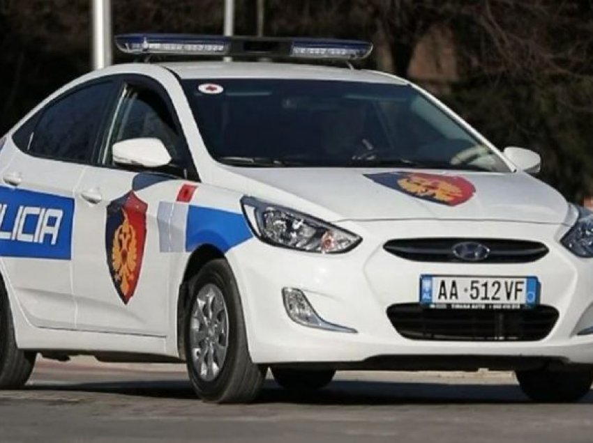 52-vjeçari qëllon me kallashnikov në Fier dhe kërcënon një grua, arrestohet në flagrancë