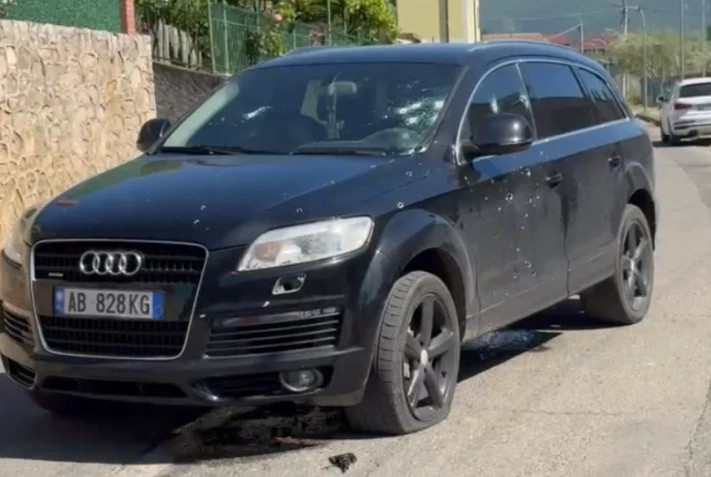 Viktimat e atentatit në Lezhë janë identifikuar si Kreshnik Mujeci dhe Gentiana Mujeci, ku Kreshnik Mujeci dyshohet si autor i një vrasjeje të mëparshme.