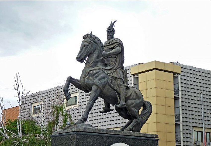 Prishtina përgatitet për ditëlindjen madhështore të Skënderbeut me artistë dhe arbëreshë