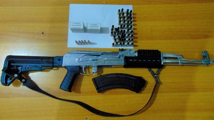 Të shtëna me AK-47 në malet e Kaçanikut, arrestohet dhe lirohet 26-vjeçari