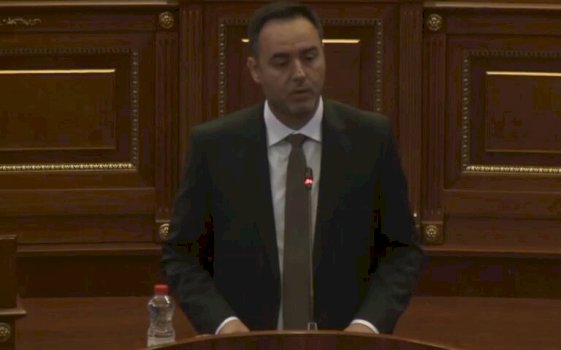 Glauk Konjufca nderon Rexhep Qosjen: Rilindësi i fundit dhe luftëtari i lirisë kombëtare