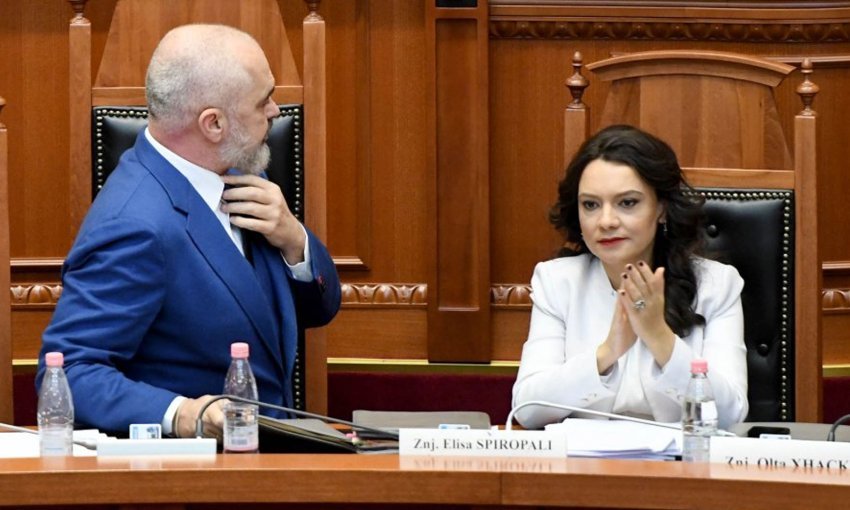 Rama paralajmëron përjashtimin e Spiropalit nga Grupi Parlamentar për sjellje në rrjetet sociale