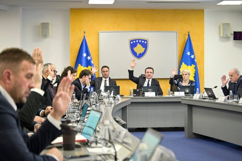 Qeveria e Kosovës miraton ndryshime të rëndësishme për akcizën dhe bashkëpunimin me BE-në