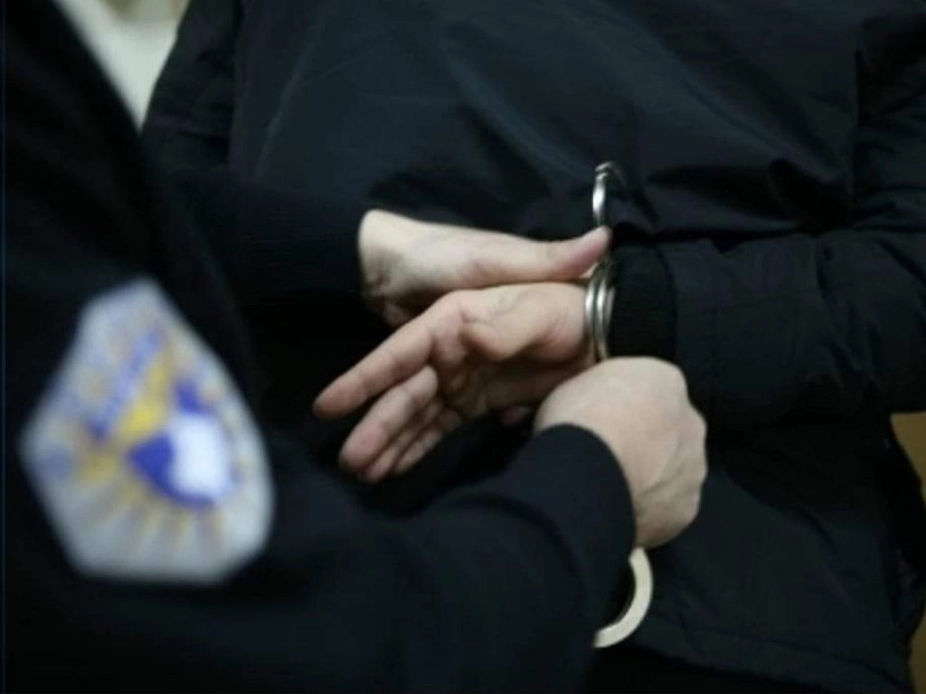 Prokuroria Themelore në Prishtinë ndaloi për 48 orë personin me inicialet S.B. për kanosje ndaj gazetarit Betim Musliu.