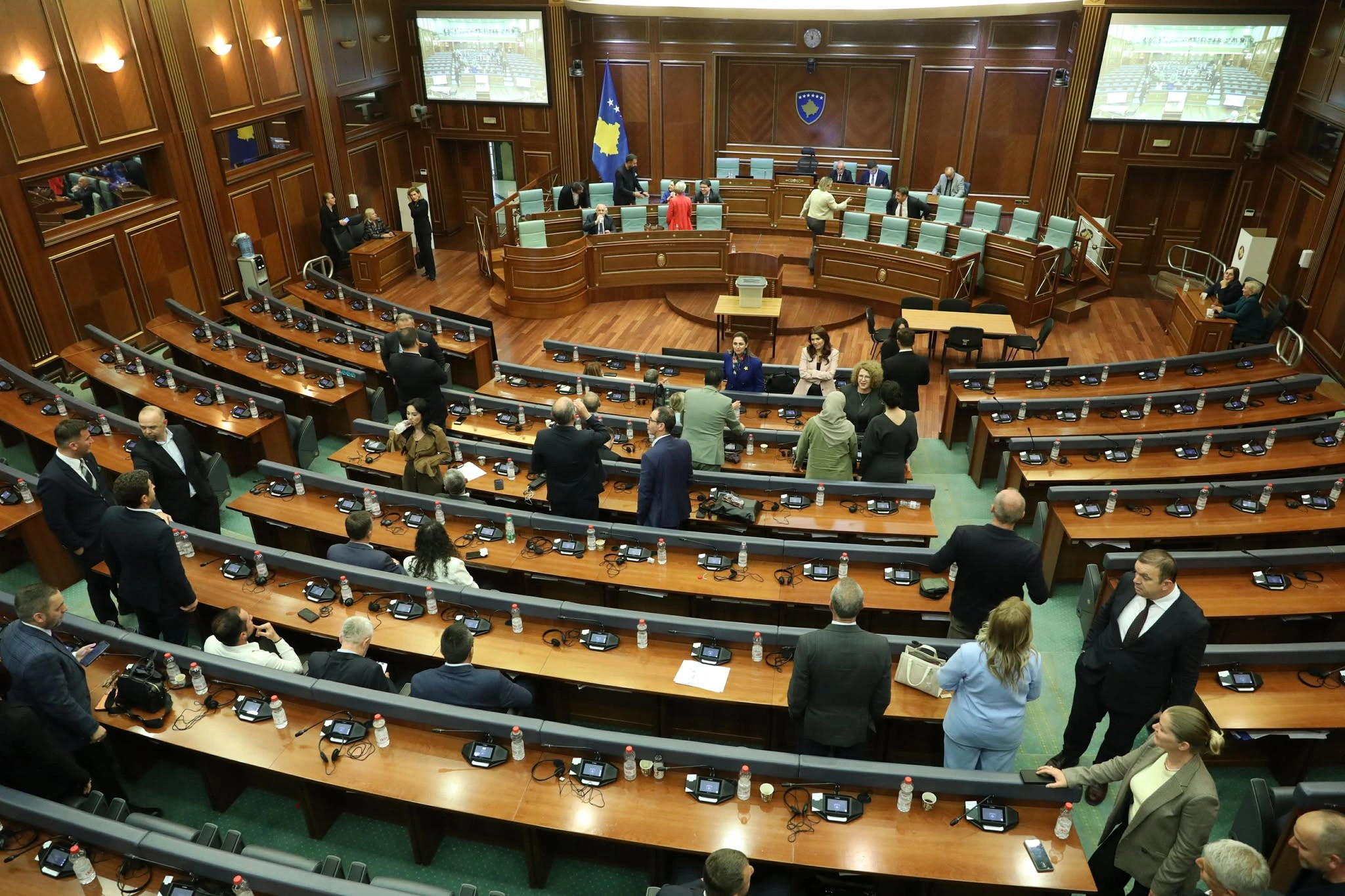 Kosova përballet me krizë të re politike dhe zgjedhje të shpeshta