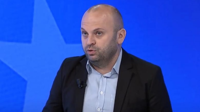 Përplasje politike mes Vjosa Osmanit dhe Imer Mushkolajt për LDK-në dhe Vetëvendosjen
