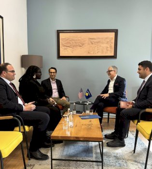 Ministri Vitia dhe zyrtarët amerikanë diskutojnë investime në shëndetësi dhe bujqësi në Kosovë