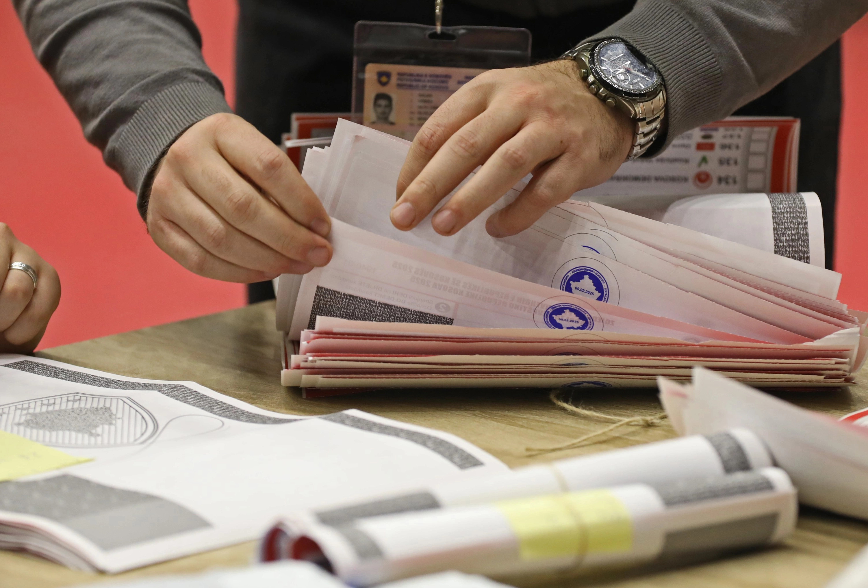 Afro 8 milionë euro pritet t’i kushtojnë buxhetit të shtetit zgjedhjet e parakohshme parlamentare pas shpërndarjes së Kuvendit.