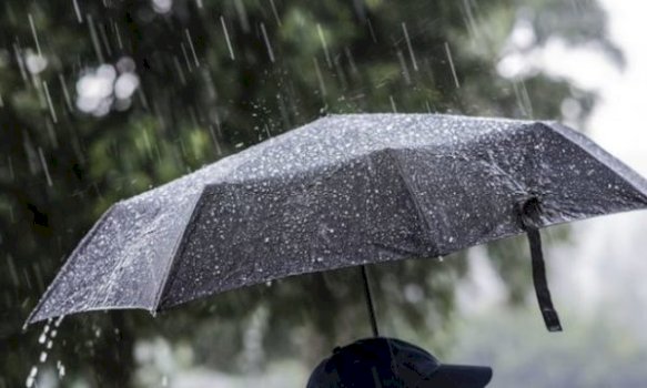 Moti sot parashikohet me temperatura minimale 0-2 gradë Celsius dhe maksimale 13-16 gradë Celsius, me vranësira më të dendura në relievin malor.