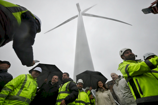 Kryeministri Albin Kurti vizitoi punimet në parkun e erës në Zatriq të Rahovecit.