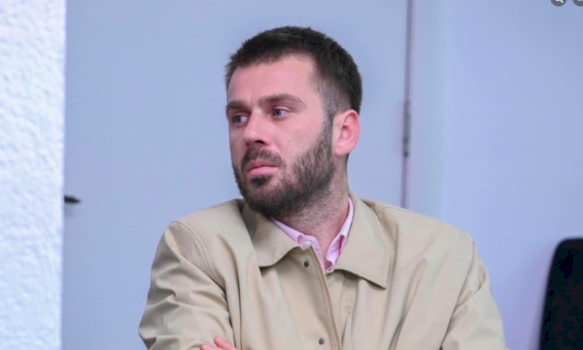 Përplasja mes Vjosa Osmanit dhe Albin Kurtit ndez debatet politike në Kosovë