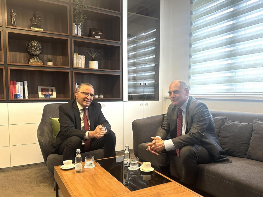 Bedri Hamza ka zhvilluar në Prishtinë një takim pune me James Carafanon, këshilltar i lartë në The Heritage Foundation, për thellimin e aleancës Kosovë–SHBA.