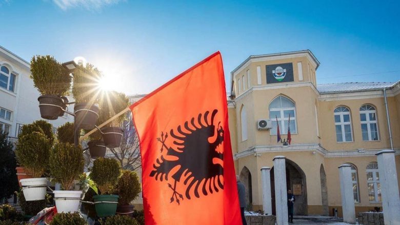 Bllokimi i fondeve për shqiptarët e Luginës nga Serbia dhe roli i Demo Berishës