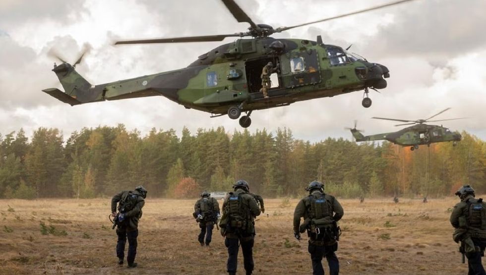 Finlanda dhe NATO forcojnë praninë ushtarake pranë kufirit rus me stërvitje të përbashkëta