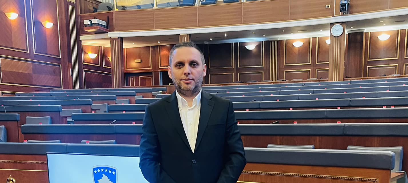 Abdullah Klinaku përshëndet marrëveshjen institucionale për rindërtimin e Xhamisë së Ibrit dhe njofton se së shpejti do të shihet minarja.