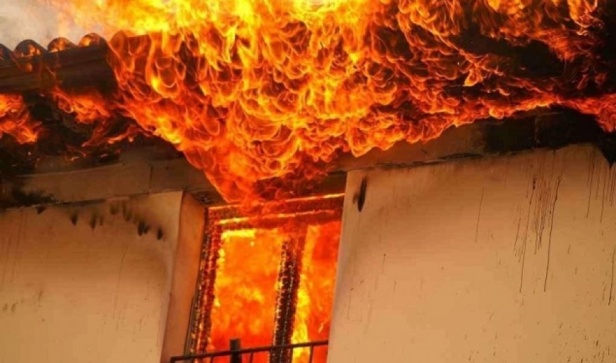 Shpërthim i bombolës së gazit përfshin nga zjarri një shtëpi të braktisur në Prizren
