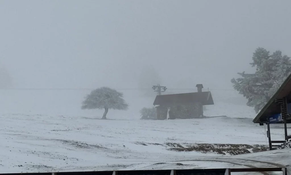 Maji i ftohtë dhe i bardhë në Greqi: Borë dhe temperatura nën zero në mes të pranverës