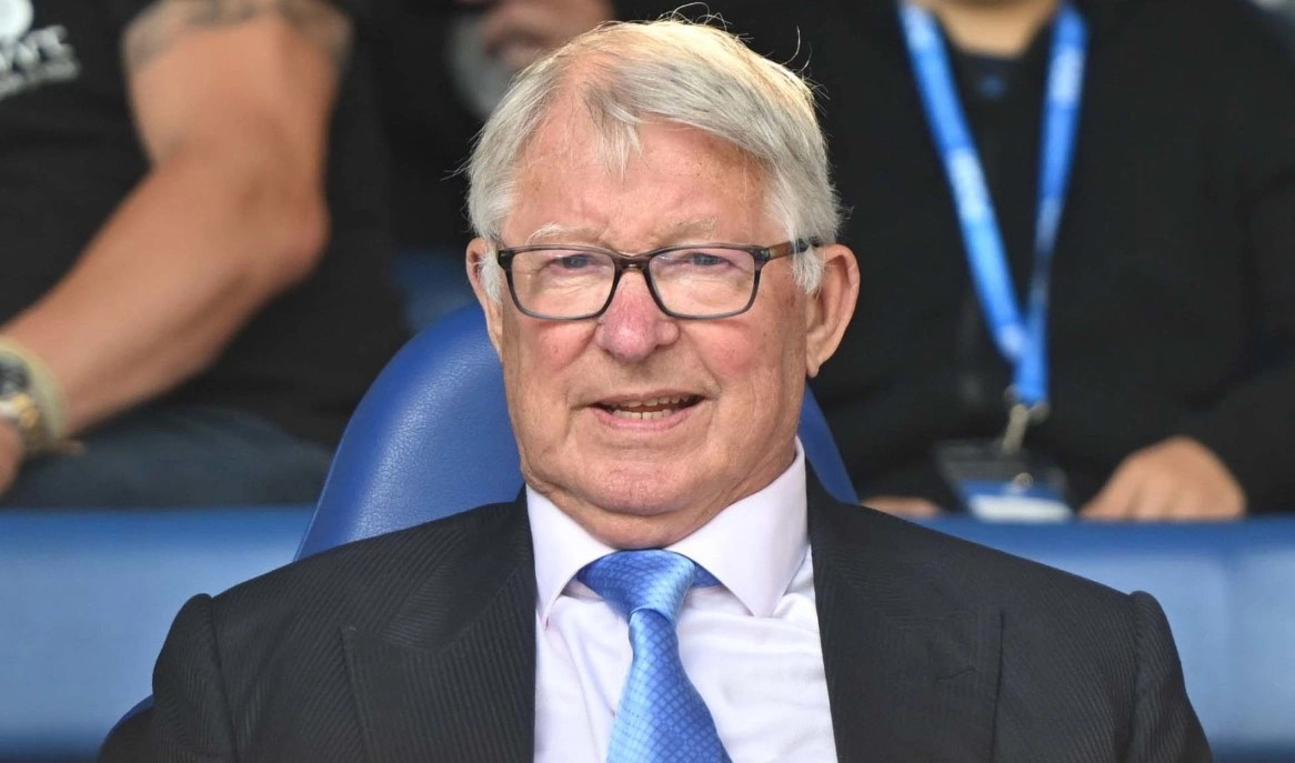 Sir Alex Ferguson dërgohet në spital nga “Old Trafford” para derbit të madh