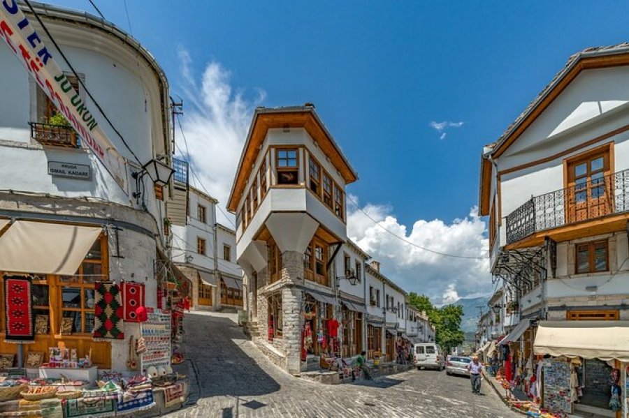 Gjirokastra, qyteti i gurit që ruan historinë dhe magjinë e kohës