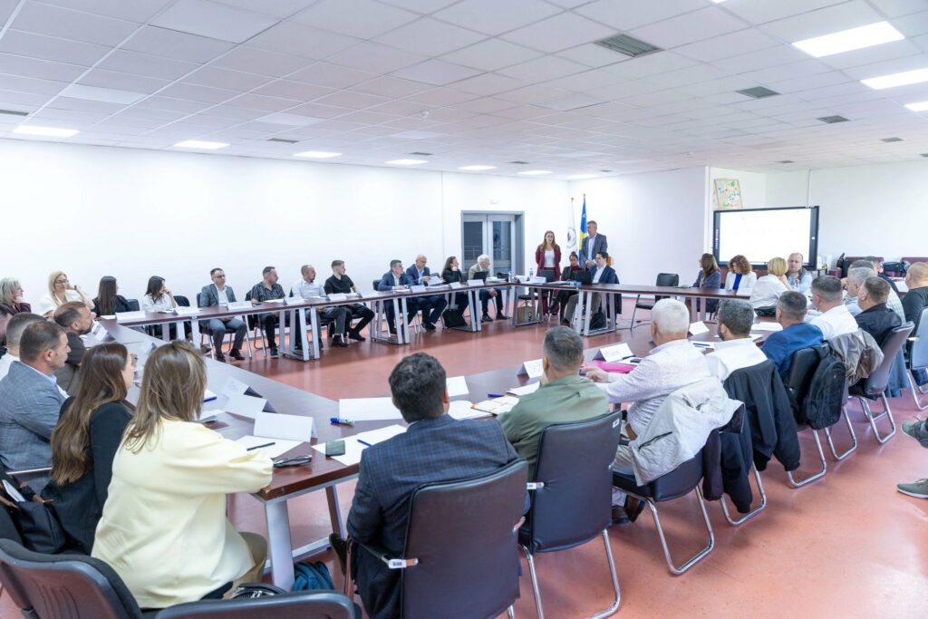 Universiteti i Prishtinës nis trajnimin për certifikimin e zyrtarëve të punësimit