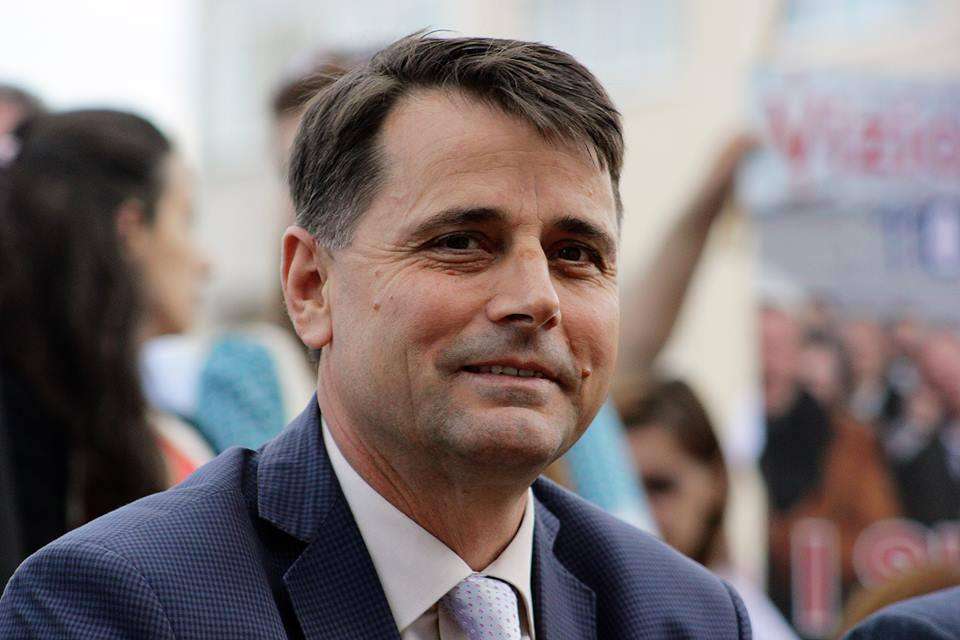 Polemika rreth mbështetjes së Feride Rushitit për Presidencën