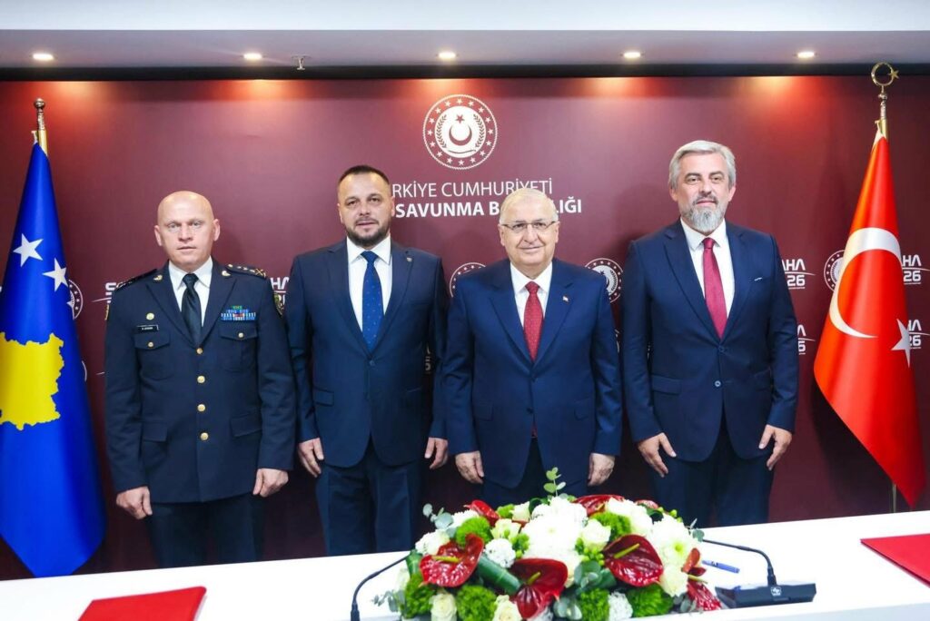 Kosova dhe Turqia nënshkruajnë marrëveshje ushtarake me mbështetje financiare prej rreth 4 milionë euro për FSK-në.