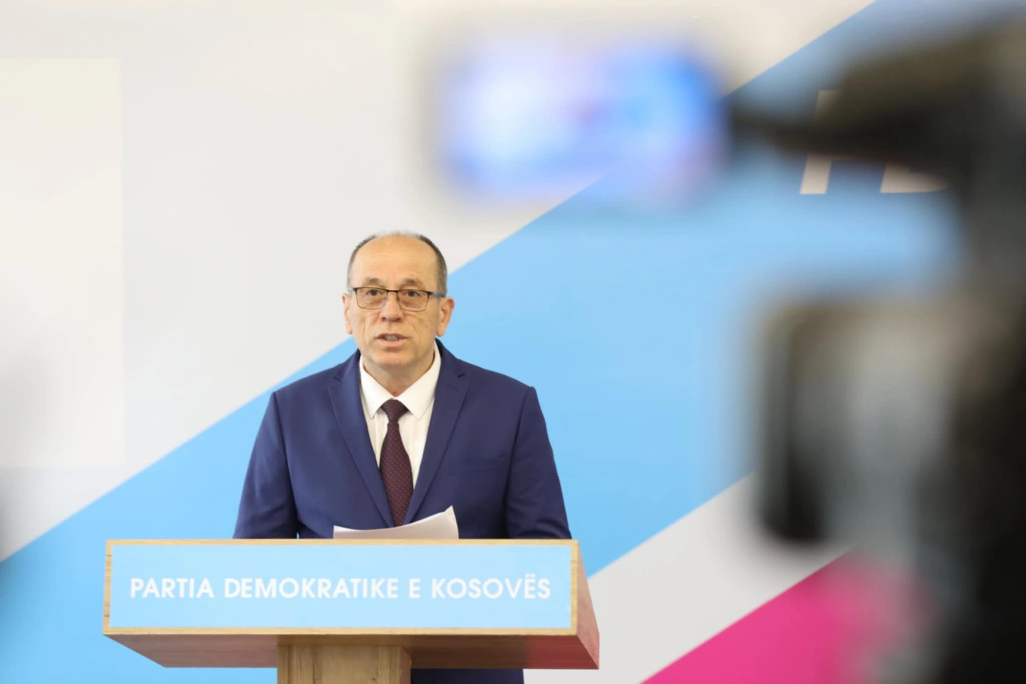 Ferat Shala njofton se nuk do të kandidojë për deputet në zgjedhjet e 7 qershorit, por do të vazhdojë të jetë aktiv në strukturat e PDK-së.