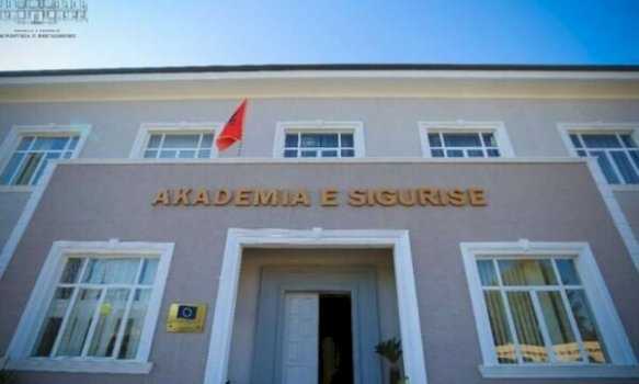Arrestohen kuzhinieri K. B., 52 vjeç dhe teknologia K. P., 23 vjeçe për helmimin e 56 studentëve në Akademinë e Sigurisë.