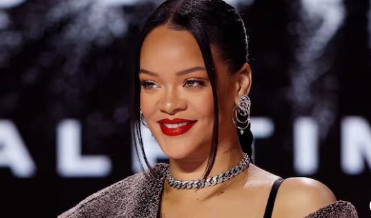 Rihanna ruan përjetësisht shkarravinat e fëmijëve në tatuazh unik